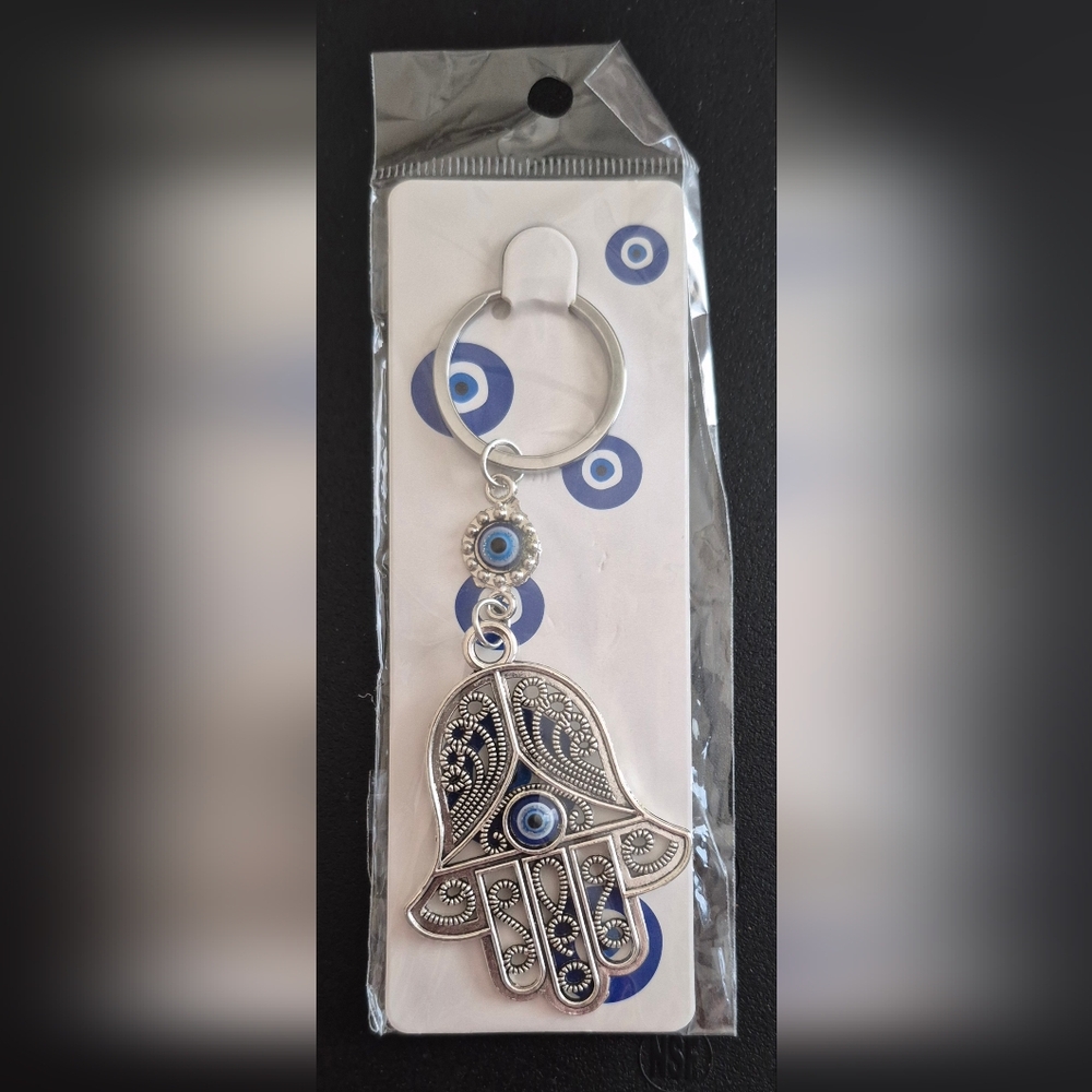 Hamsa Hand with Turkish Blue Evil Eye silver metal keychain (New In Package)